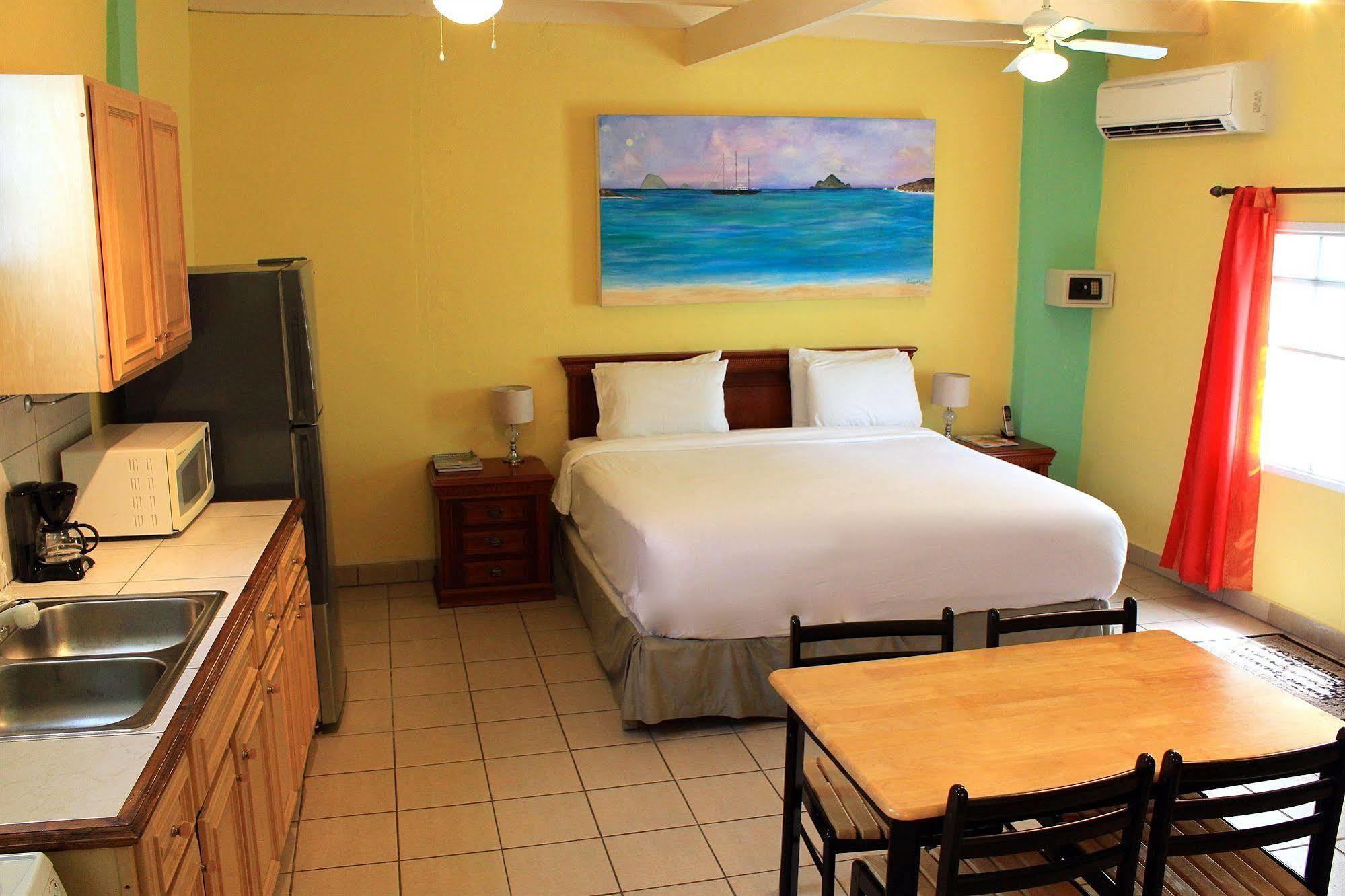 Azure Hotel And Art Studio Simpson Bay Exterior photo